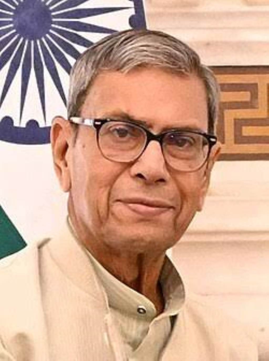Governor Appeals for Collective Efforts to Honour Soldiers and Support Veer Naris